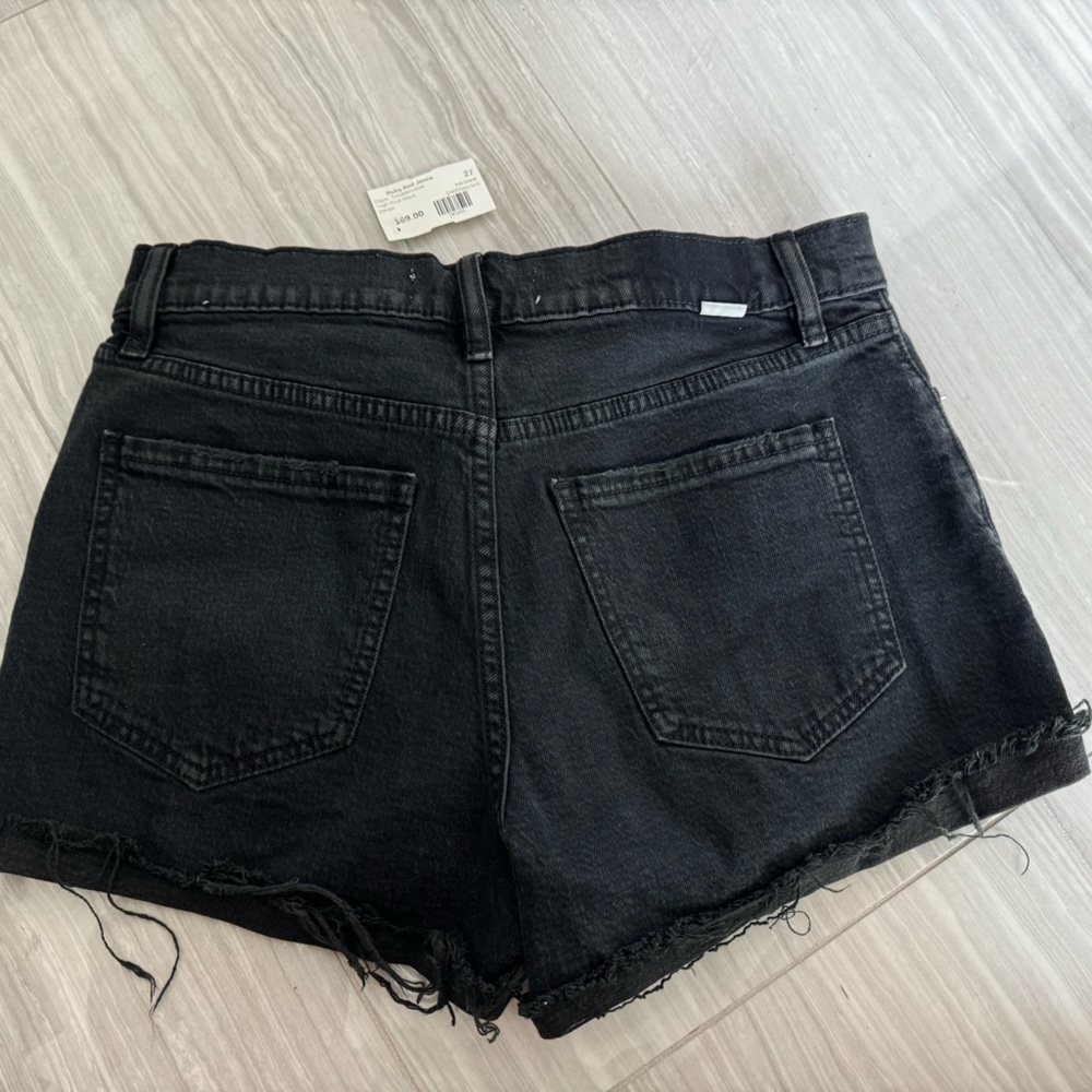 Women’s / large teen high rise  jean  shorts in black